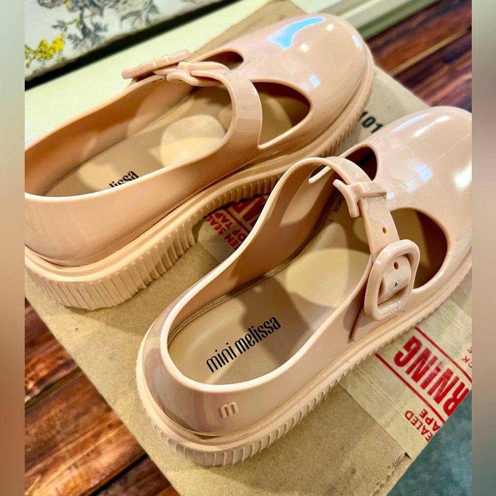 Mini Melissa Kid’s Shoes - Picture 1 of 3